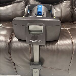Nuna Black Car Seat Base